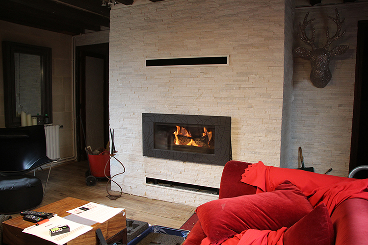 Comment transformer votre cheminée à foyer ouvert en foyer fermé, plus  efficace et plus écologique ? - NeozOne